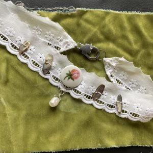 Rose Button choker